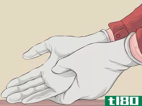 Image titled Apply First Aid without Bandages Step 1