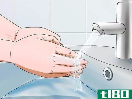 Image titled Administer a Flu Shot Step 4