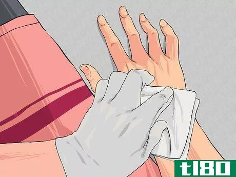 Image titled Apply First Aid without Bandages Step 10