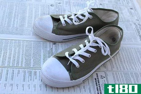 Image titled Bleach Colored Canvas Shoes Step 3