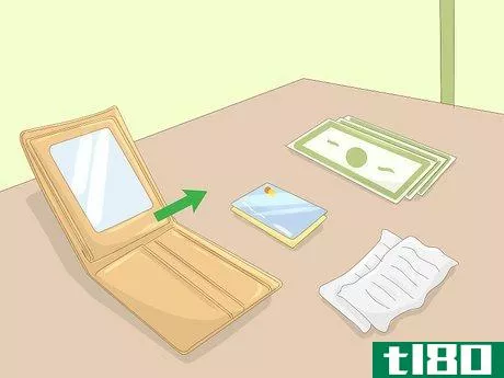 Image titled Arrange Your Wallet Step 1