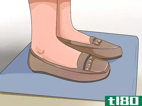 Image titled Avoid Feet and Leg Problems if Standing for Work Step 6