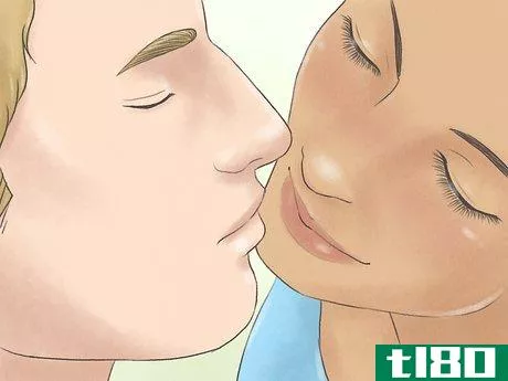 如何你在接吻时有呼吸吗？ 获得接吻技巧问题的答案(you breathe while kissing? get the answers to your kissing technique questions)