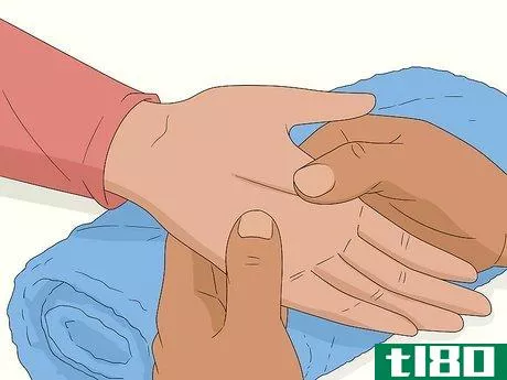 Image titled Ask Your Girlfriend to Hold Hands Step 12