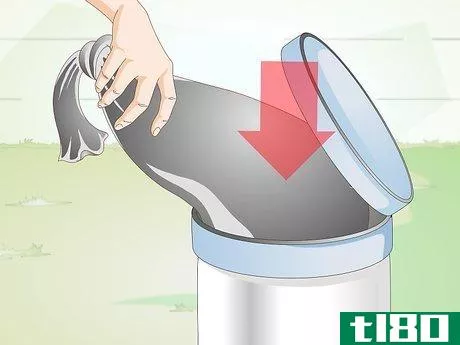 Image titled Avoid Germs when Cleaning a Litter Box Step 7