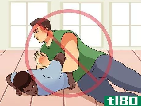 Image titled Beat a Taller and Bigger Opponent in a Street Fight Step 4