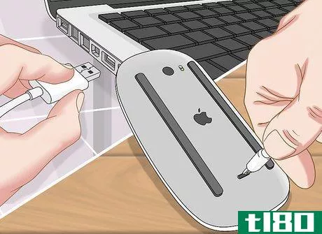 如何将鼠标连接到mac电脑(connect a mouse to a mac)