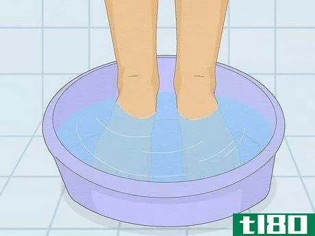 Image titled Control Foot Odor with Baking Soda Step 10