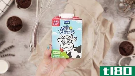 安全解冻冷冻牛奶的简单方法