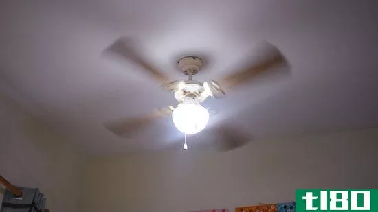 如何改变吊扇的方向(change a ceiling fan's direction)
