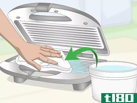 Image titled Clean a Panini Grill Step 6