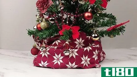 Image titled Decorate a Christmas Tree Step 11