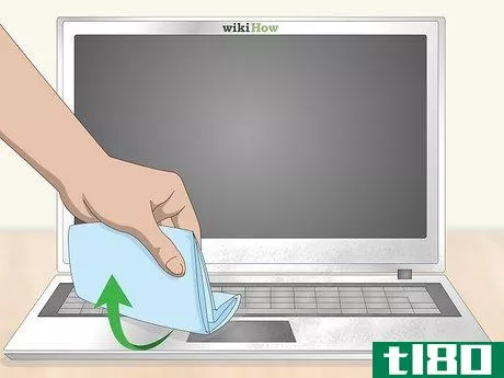 如何清洁笔记本电脑(clean a laptop)