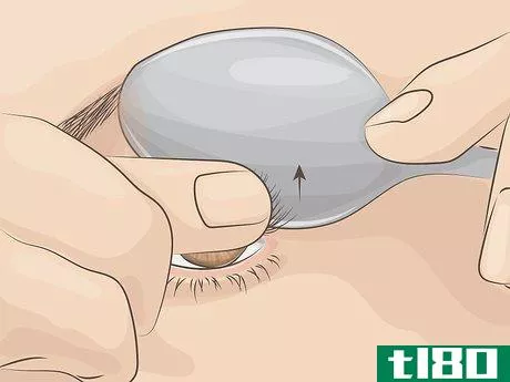 Image titled Curl Your Eyelashes Without an Eyelash Curler Step 4