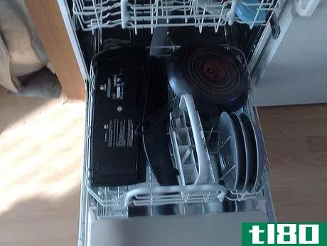 如何在洗碗机里清洗键盘(clean a keyboard in a dishwasher)