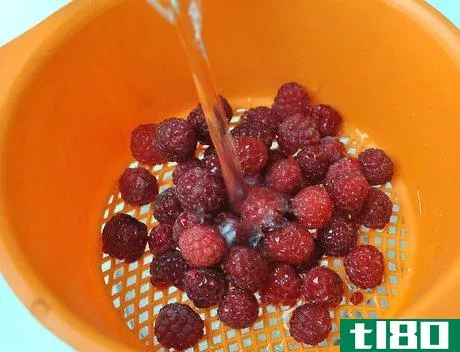 Image titled Dehydrate Raspberries Step 2