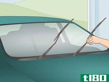 如何清洁挡风玻璃(clean a glass windshield)