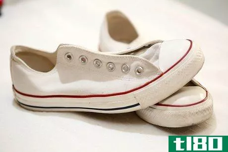 Image titled Clean Converse Shoes Using a Magic Eraser Step 12