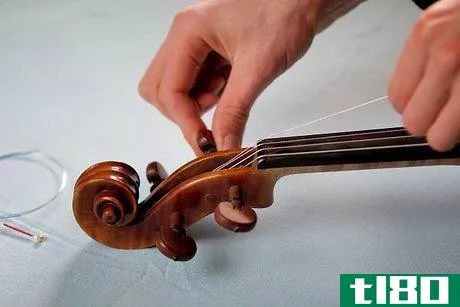 如何改变小提琴或小提琴上的弦(change the strings on a violin or fiddle)