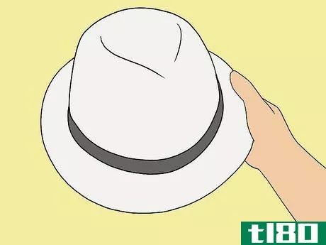 如何擦一顶白帽子(clean a white hat)