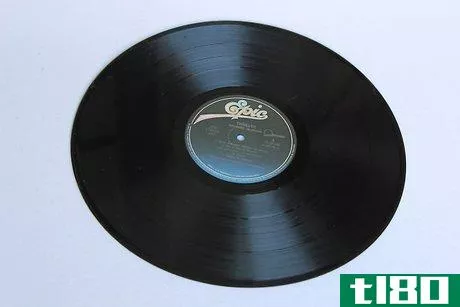如何用木胶清洁乙烯基唱片(clean a vinyl record with wood glue)