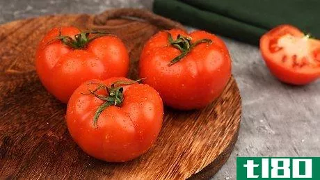 如何给西红柿去核(core a tomato)