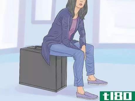 Image titled Dress for the Airport (for Women) Step 3