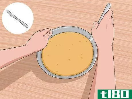 如何把一块烤蛋糕粘在锅上(fix a baked cake stuck to the pan)