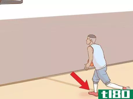 Image titled Do a Lay Up Step 2