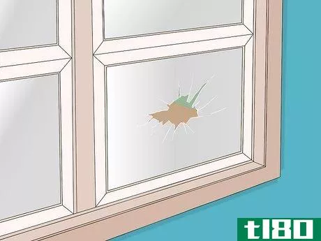 如何把一扇破窗户固定在木框里(fix a broken window in a wooden frame)