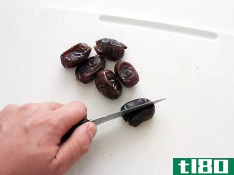 Image titled Finely Chop Dates Step 2