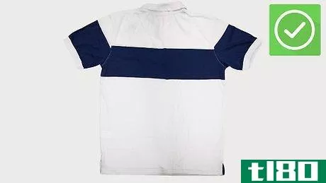 如何折叠马球衫(fold polo shirts)