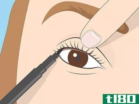 Image titled Do Eyeliner on Hooded Eyelids Step 7
