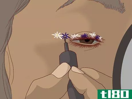 Image titled Do Floral Eyeliner Step 4