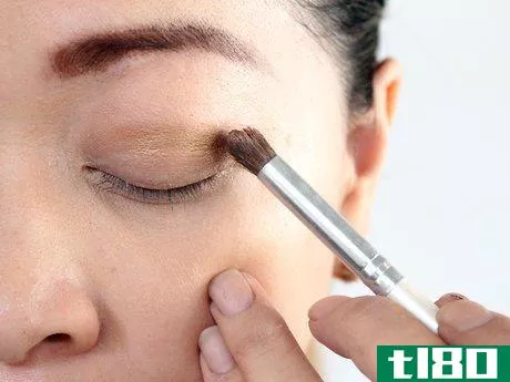Image titled Do Eye Makeup for Blue Eyes Step 7