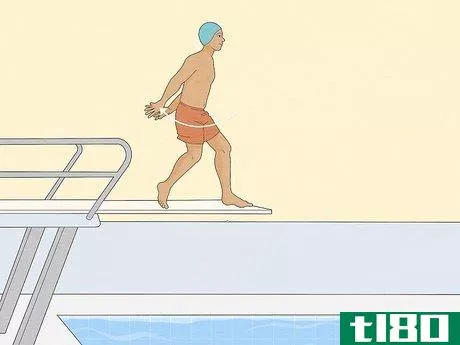 Image titled Do a Swan Dive From the Side of a Swimming Pool Step 4