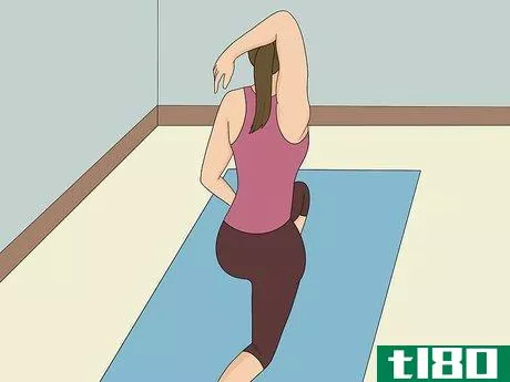 Image titled Do a Kneeling Hip Flexor Stretch Step 12.jpeg