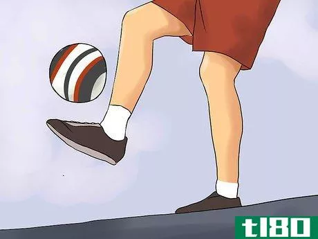 Image titled Do Freestyle Football Tricks Step 4