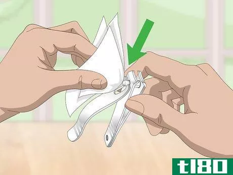 Image titled Disinfect Nail Clippers Step 2