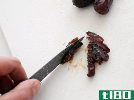 Image titled Finely Chop Dates Step 4
