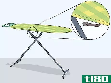 如何折叠熨衣板(fold an ironing board)