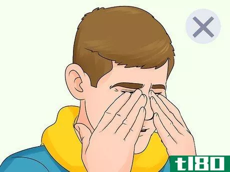 Image titled Get Pepper Spray Out of Eyes Step 2