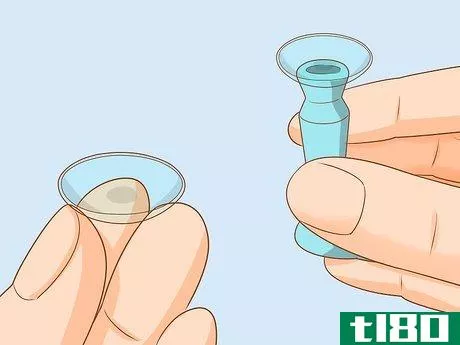 Image titled Insert and Remove a Scleral Lens Step 2