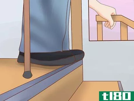 Image titled Hold and Use a Cane Correctly Step 7