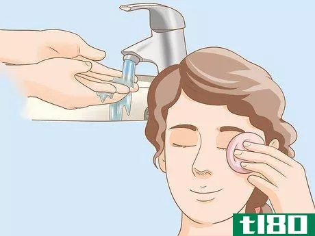 Image titled Insert and Remove a Scleral Lens Step 7