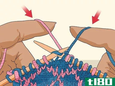 Image titled Hold Yarn when Stranded Knitting Step 2