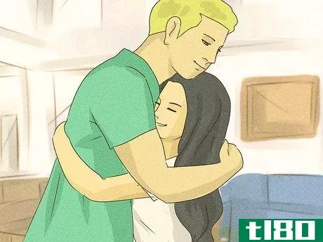 Image titled Hug a Girl Who Is Shorter Than You Step 3