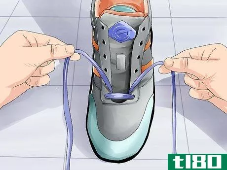 Image titled Lace Skate Shoes Step 1