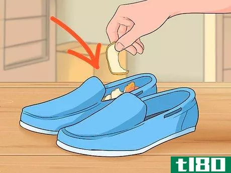 Image titled Eliminate Odor from Smelly Shoes Step 8