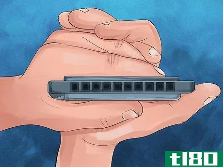 Image titled Hold a Harmonica Step 1